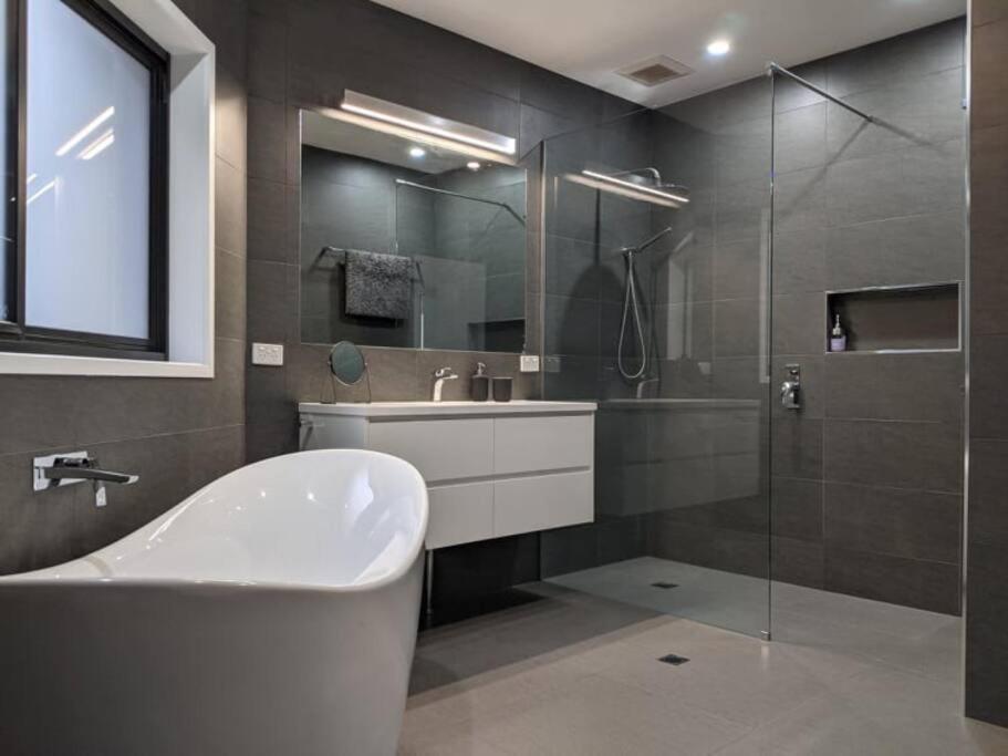 Holiday home Adorable 1 Bedroom Private Bright