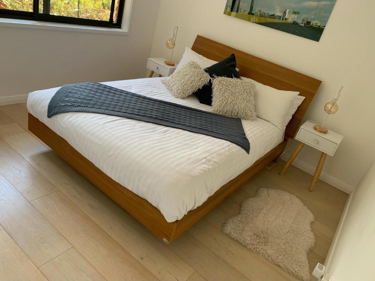 Adorable 1 Bedroom Private Bright